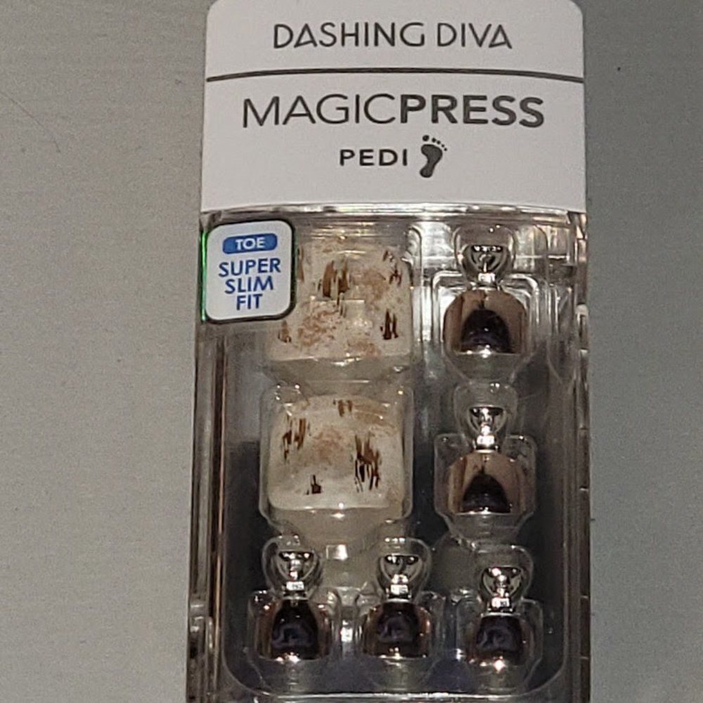 DASHING DIVA Magic Press Oh California Pedi Gold Touch - Picture 5 of 7